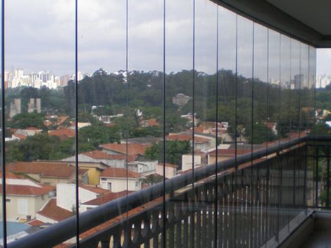 Sacada em Vidro no Jardim Guanabara